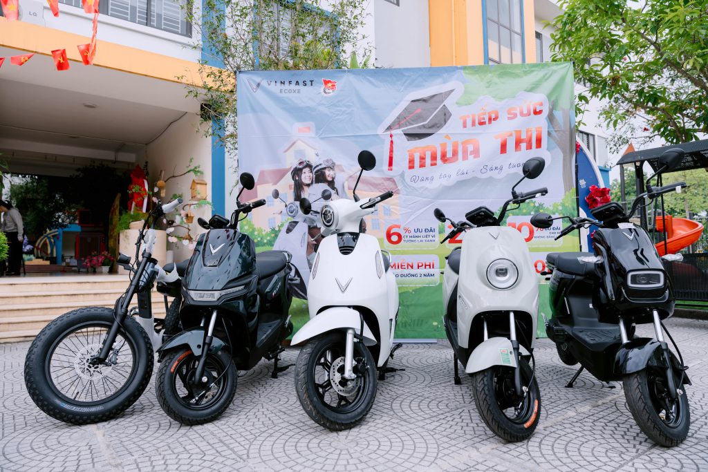 VinFast Ecoxe gửi lời chúc sĩ tử sau kỳ thi THPT Quốc gia 2026 tại THCS Cổ Loa