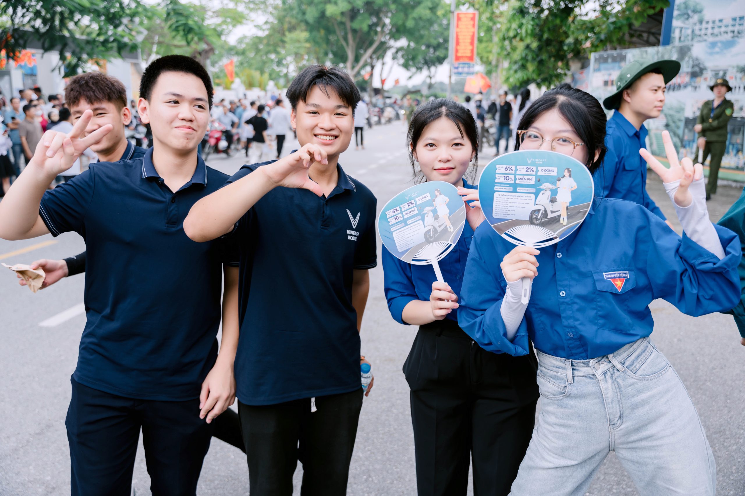 VinFast Ecoxe gửi lời chúc sĩ tử sau kỳ thi THPT Quốc gia 2026 tại THCS Cổ Loa
