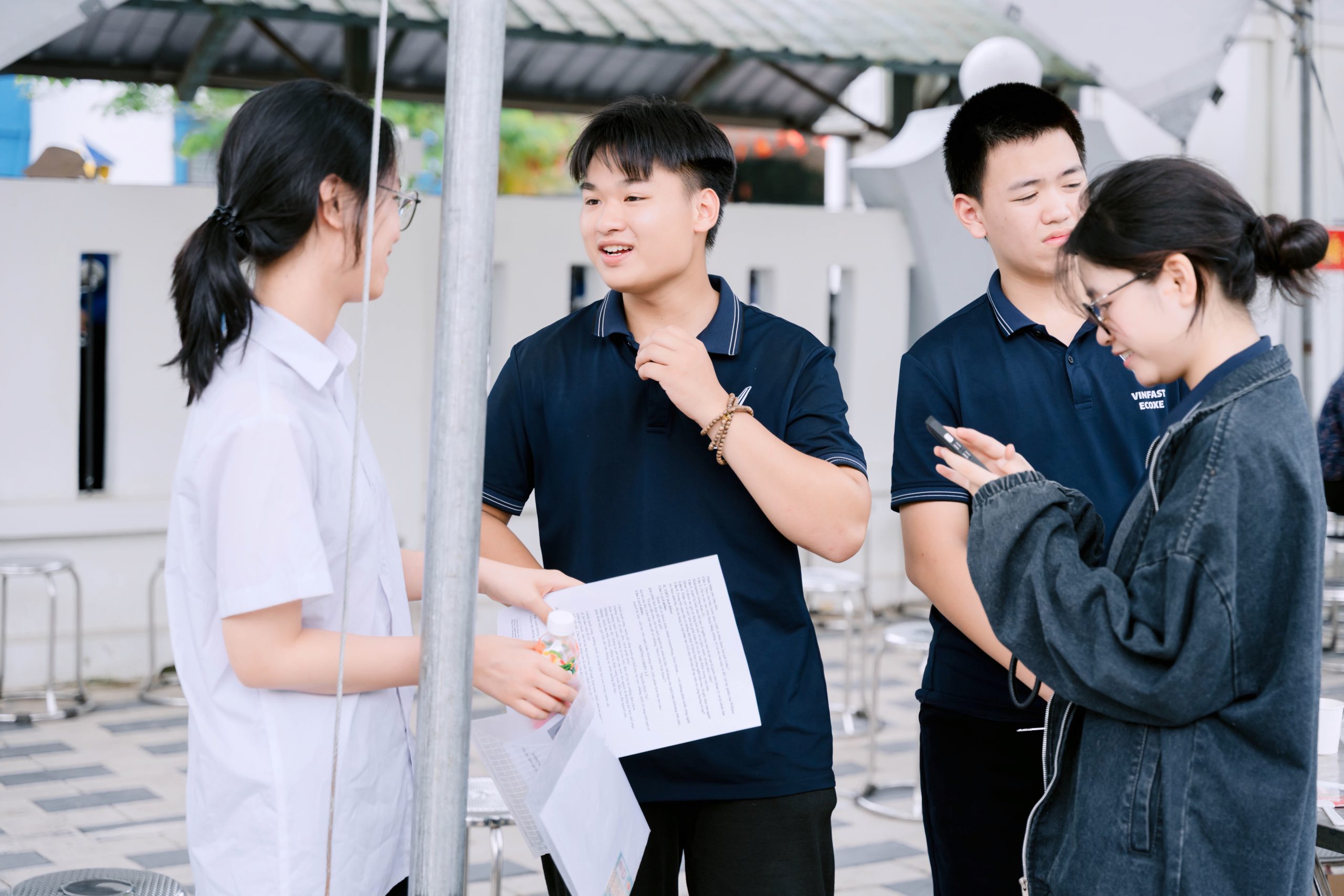 VinFast Ecoxe gửi lời chúc sĩ tử sau kỳ thi THPT Quốc gia 2026 tại THCS Cổ Loa